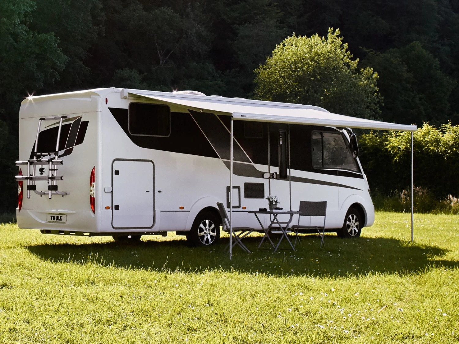 Thule Omnistor 5200 Aluminium 450 Mystic Grey Cassetteluifel 4 Thule Omnistor 5200 Aluminium 450 Mystic Grey Cassetteluifel - Afbeelding 2