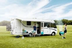 Thule Omnistor 5200 Alu 450 Sapphire Blue Cassetteluifel -Thule 65fac8d93f2481.28644800