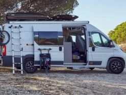 Thule Omnistor 6300 Ducato Aluminium 375 Cassetteluifel -Thule thule omnistor 6300 ducato aluminium antraciet 2 ecommerce 1