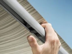 Thule Omnistor 1200 450 Mystic Grey Zakluifel 15 Thule Omnistor 1200 450 Mystic Grey Zakluifel -Thule thuleomnistor1200 buckle2 3 ecommerce 2 6